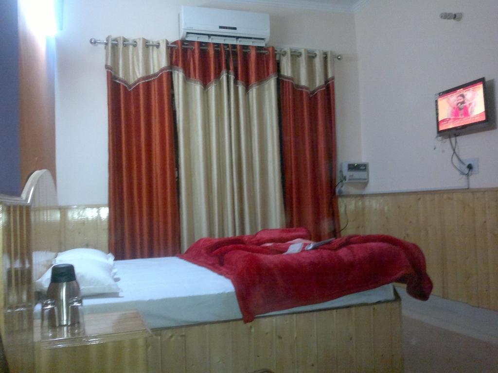 Himgiri Resort Nagchala Habitación foto